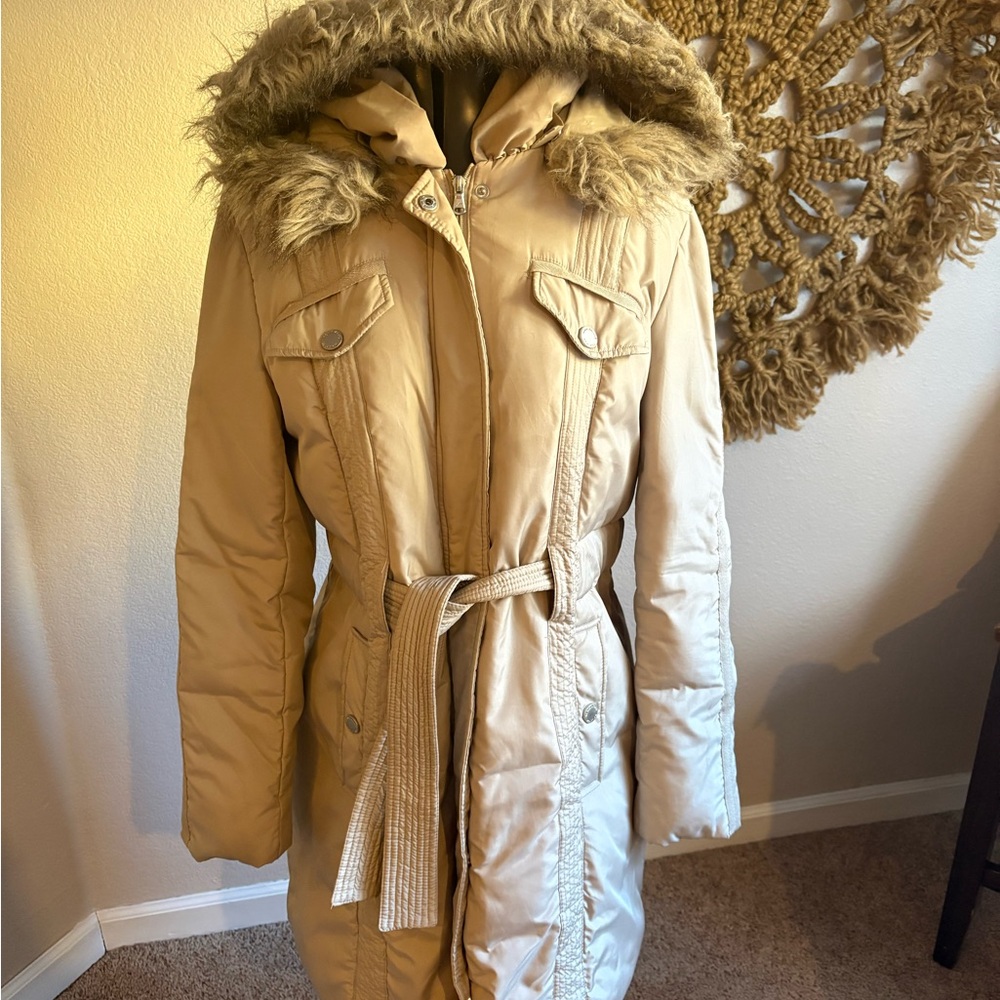 Kenneth Cole Women's Beige Faux Fur Trim Puffer Coat Front Zipper and Snaps